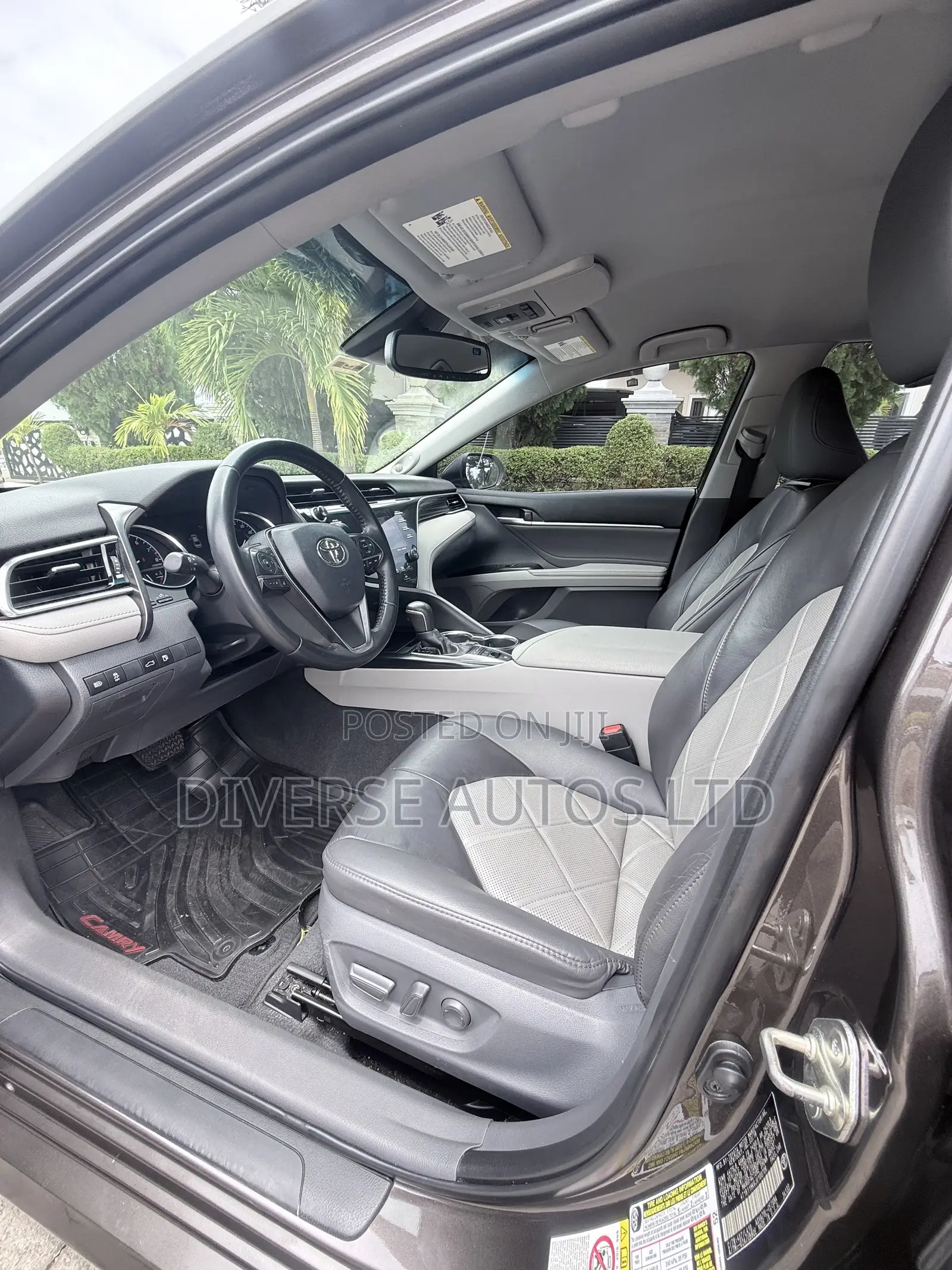 Toyota Camry XLE V6 FWD (3.5L 6cyl 8AM) 2018 Gray