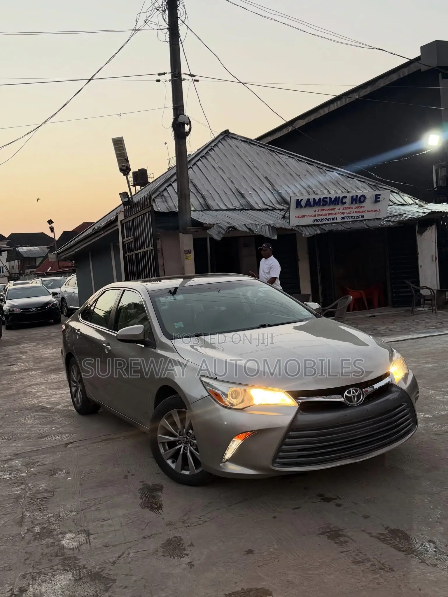Toyota Camry 2016 Gold