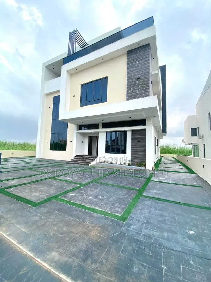 5bdrm Duplex in Chevron for sale