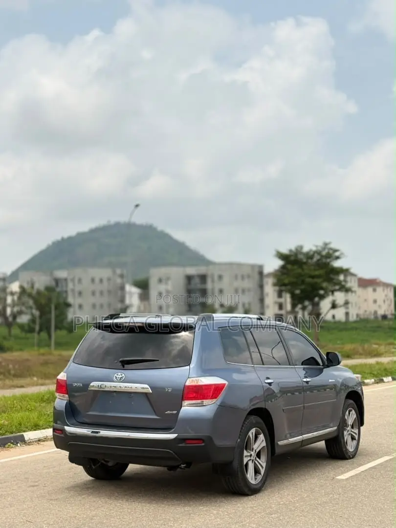 Toyota Highlander Limited 2012 Blue