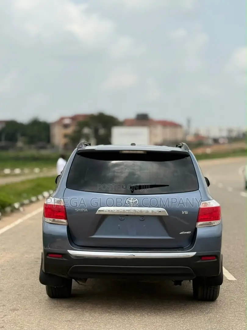 Toyota Highlander Limited 2012 Blue