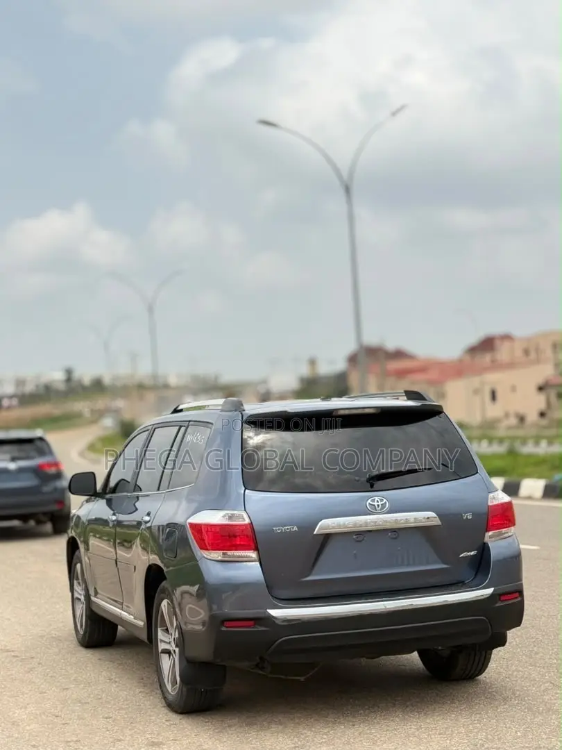Toyota Highlander Limited 2012 Blue