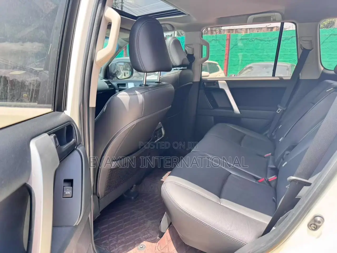 Toyota Land Cruiser Prado 2017 White
