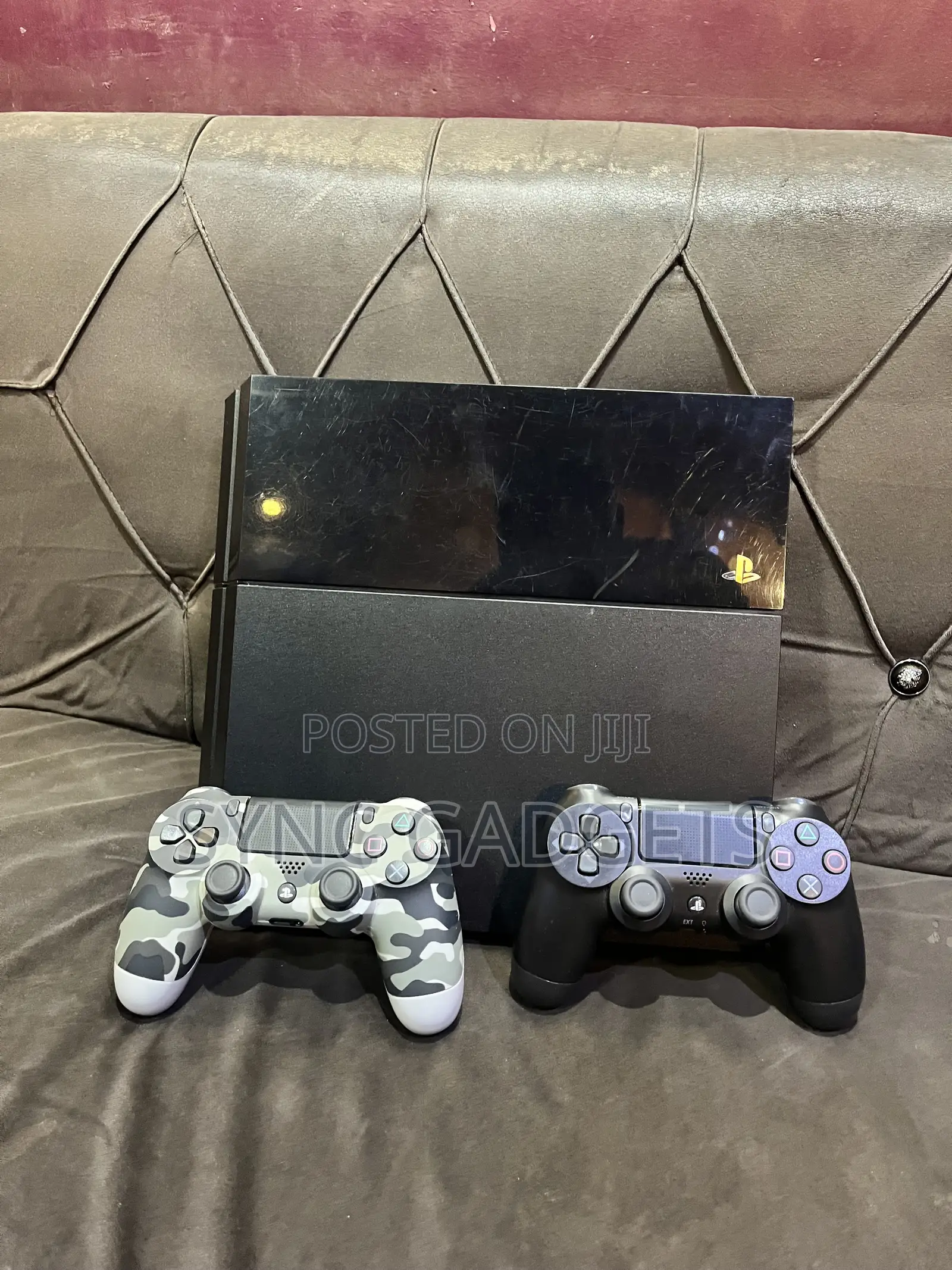 Ps4 Fat 500GB / 2 Pads / 8 Games
