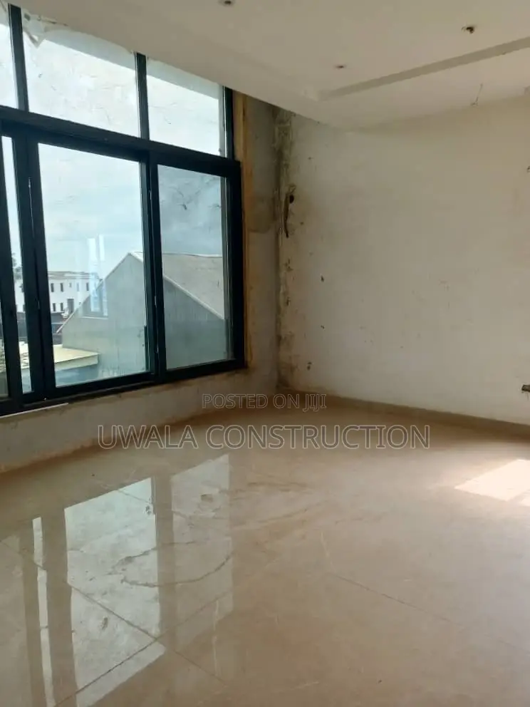 5bdrm Duplex in Mabushi for sale