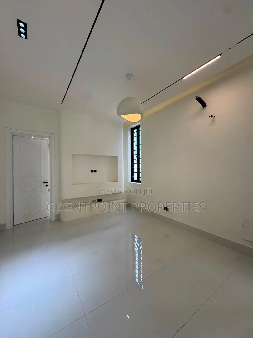 Furnished 5bdrm Duplex in Lekki Phase 1 for sale