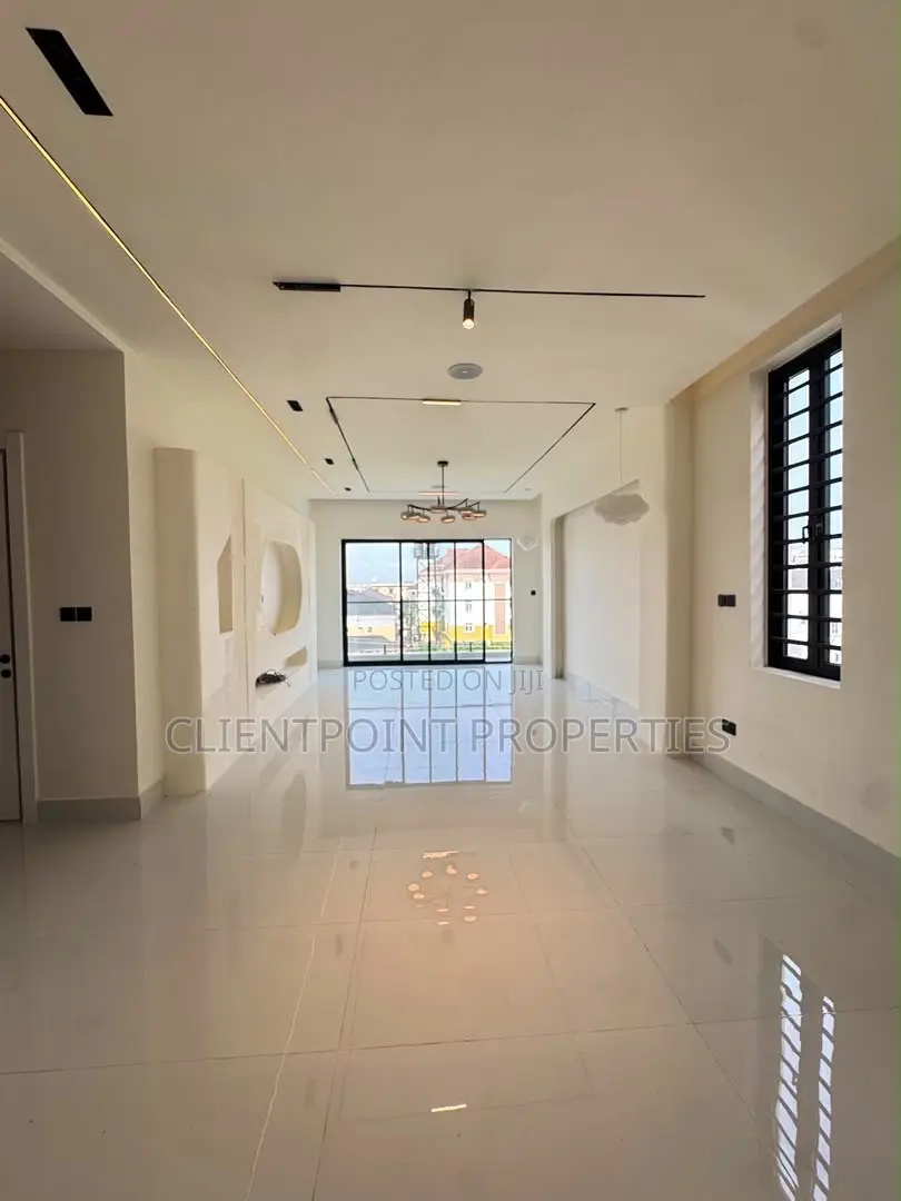 Furnished 5bdrm Duplex in Lekki Phase 1 for sale
