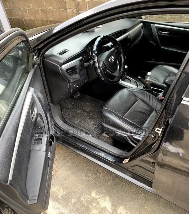 Toyota Corolla 2015 Black