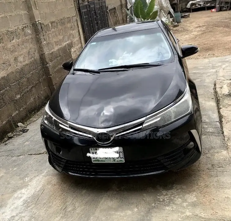 Toyota Corolla 2015 Black