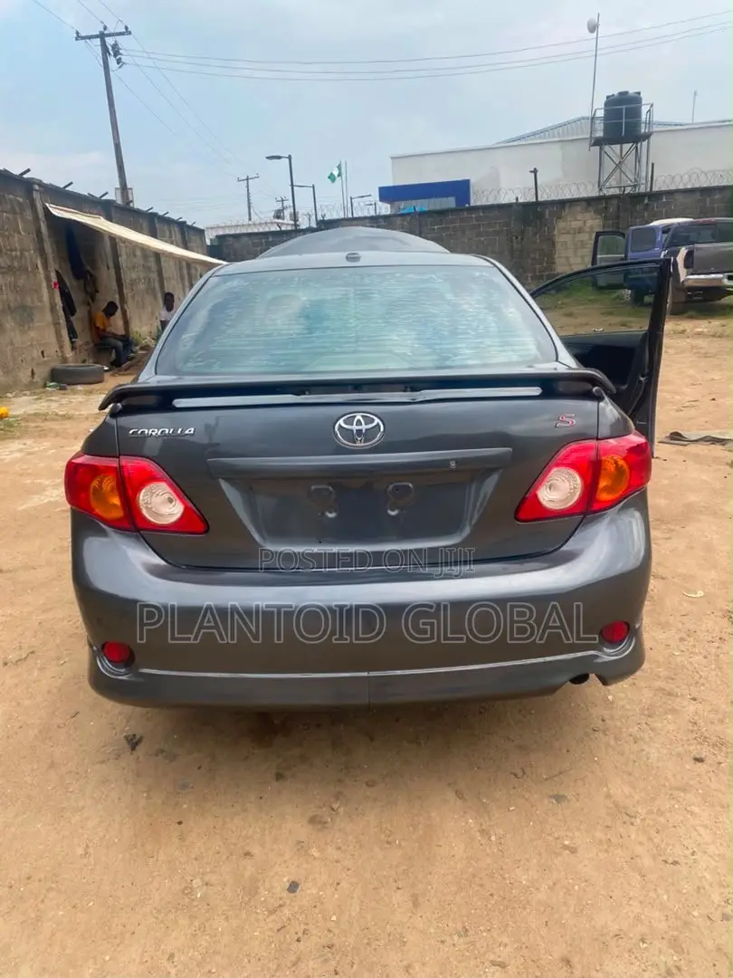 Toyota Corolla 2009 Gray
