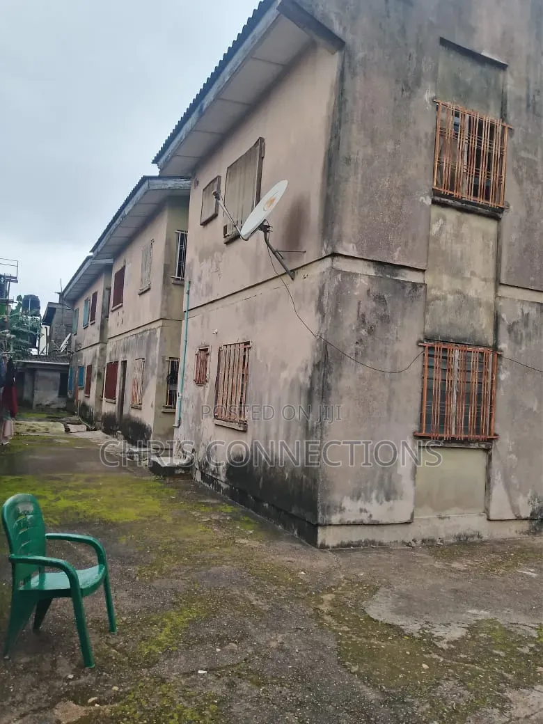 3bdrm Block of Flats in Chris Connections, Ejigbo / Ejigbo for sale