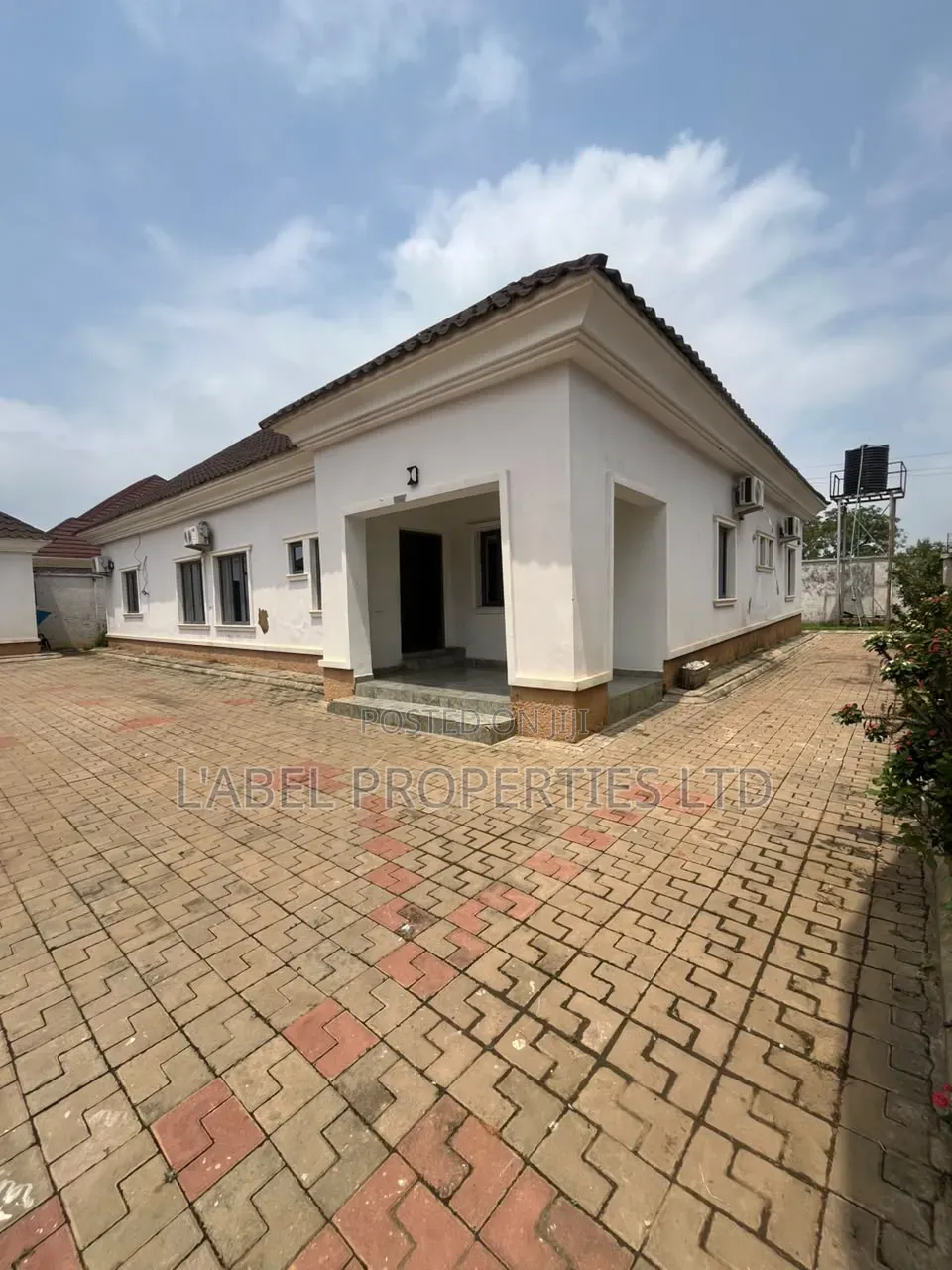 4bdrm Bungalow in Cityhomes Estate for rent