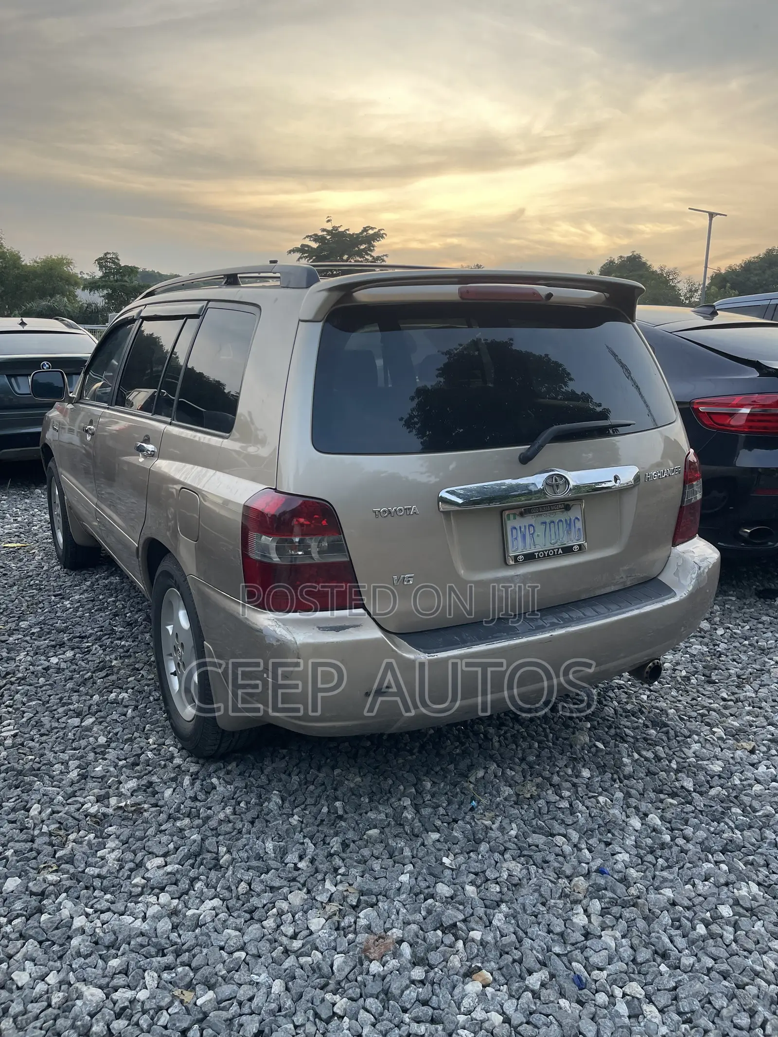 Toyota Highlander 2004 Gold