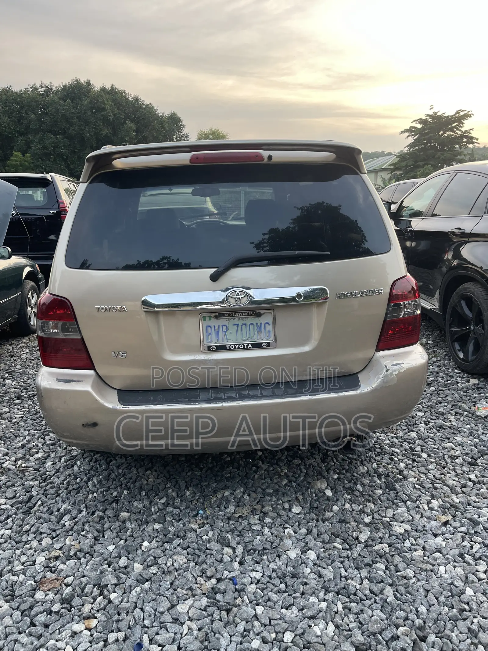 Toyota Highlander 2004 Gold