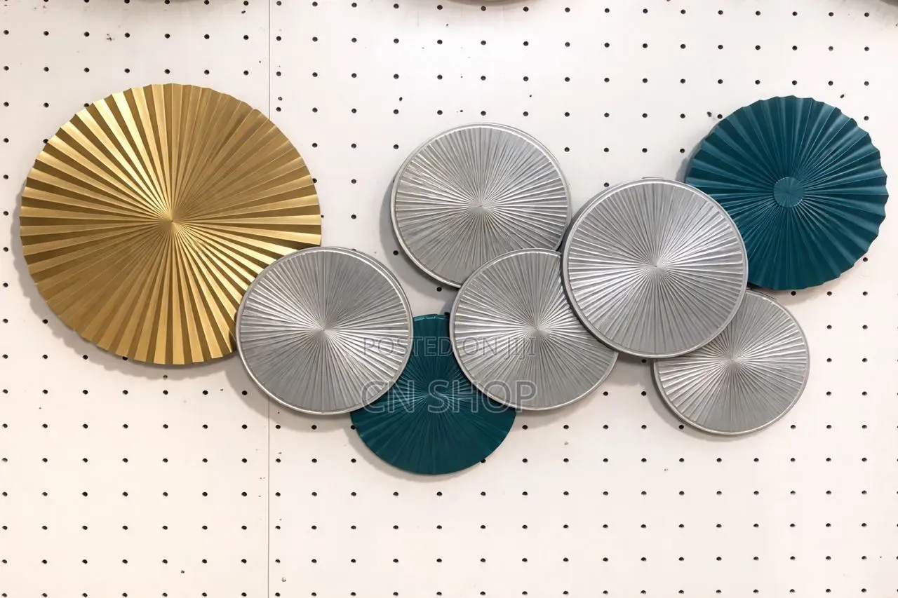 Wall Decor to Beauty House's