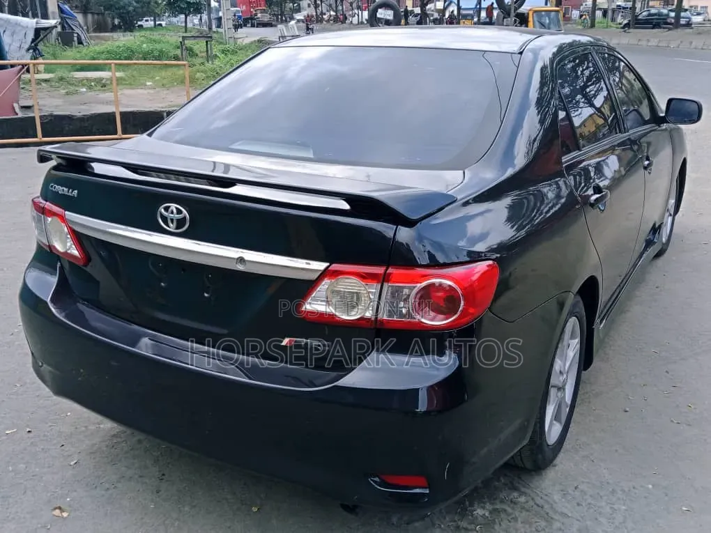 Toyota Corolla 2012 Black