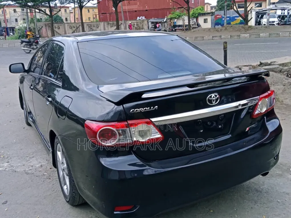 Toyota Corolla 2012 Black