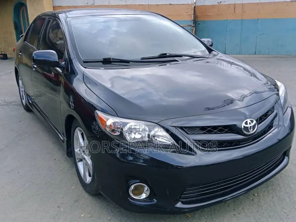 Toyota Corolla 2012 Black