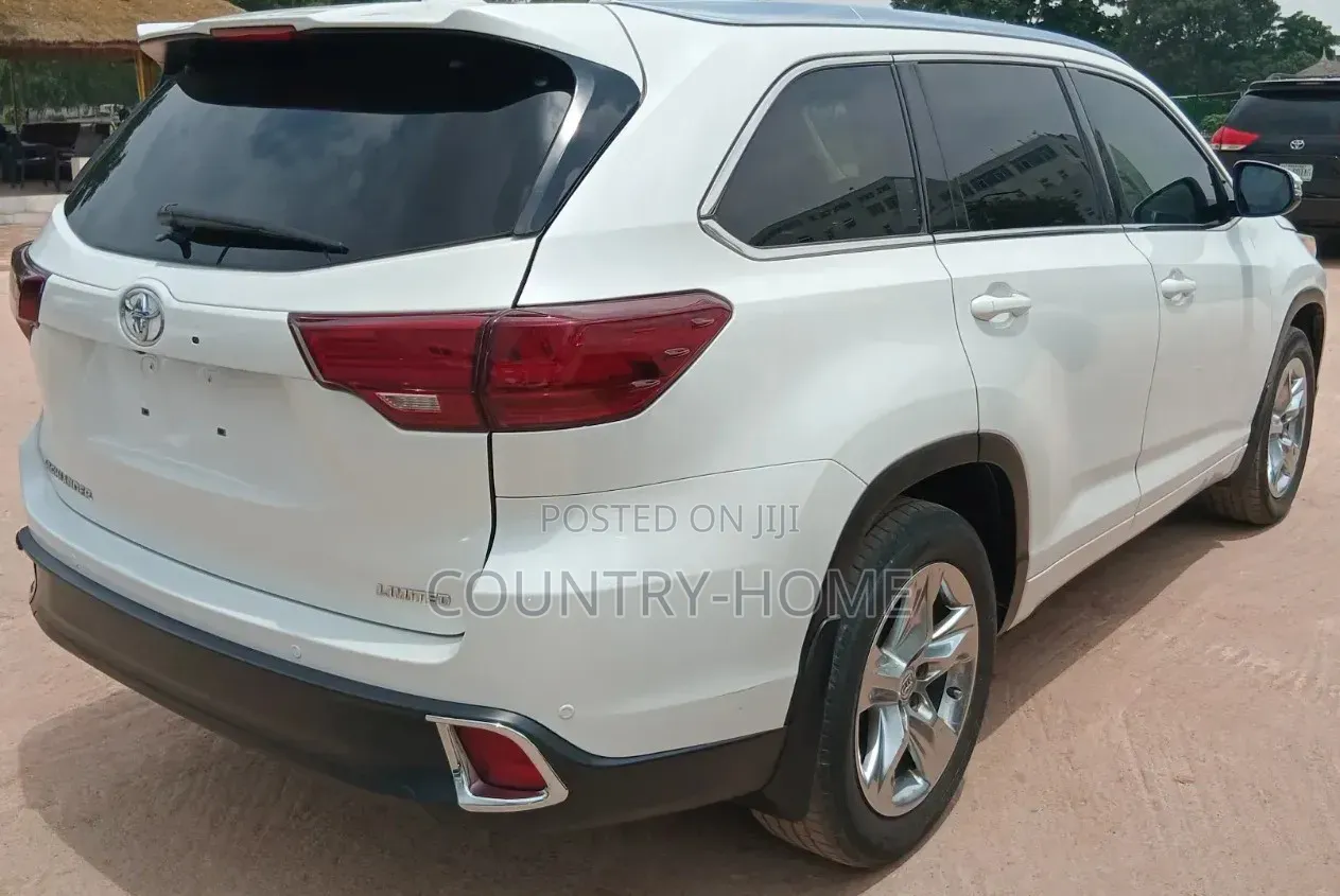 Toyota Highlander Limited Platinum 4dr SUV AWD (3.5L 6cyl 6A) 2015