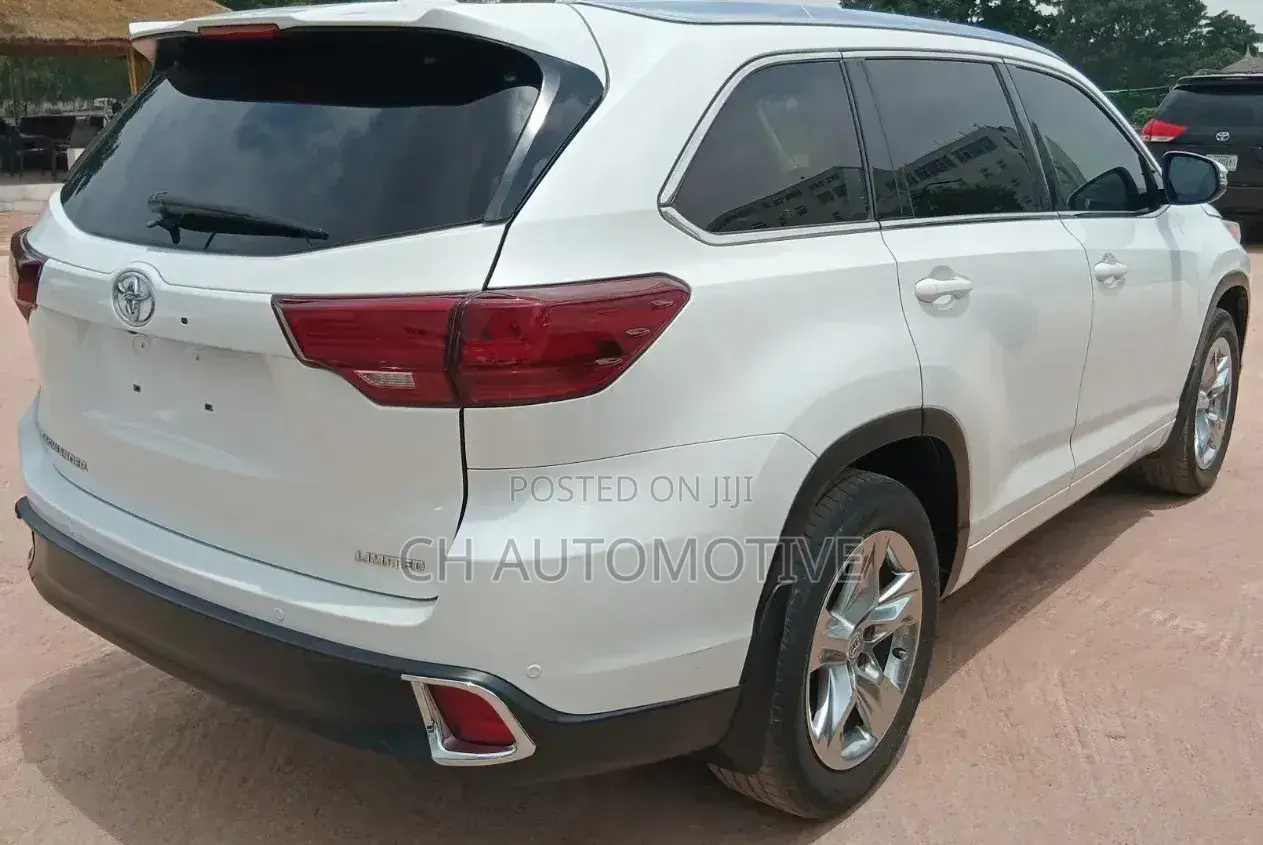 Toyota Highlander Limited Platinum 4dr SUV AWD (3.5L 6cyl 6A) 2015