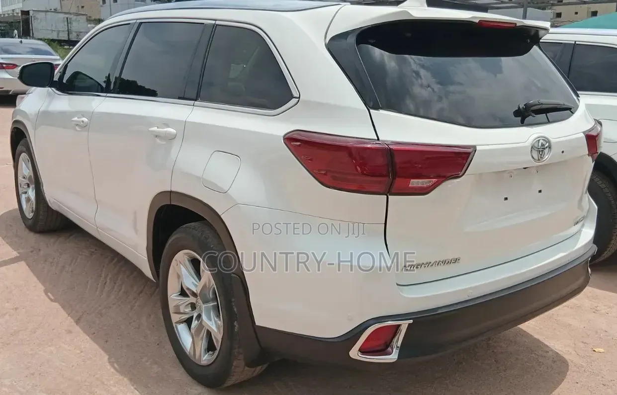 Toyota Highlander Limited Platinum 4dr SUV AWD (3.5L 6cyl 6A) 2015