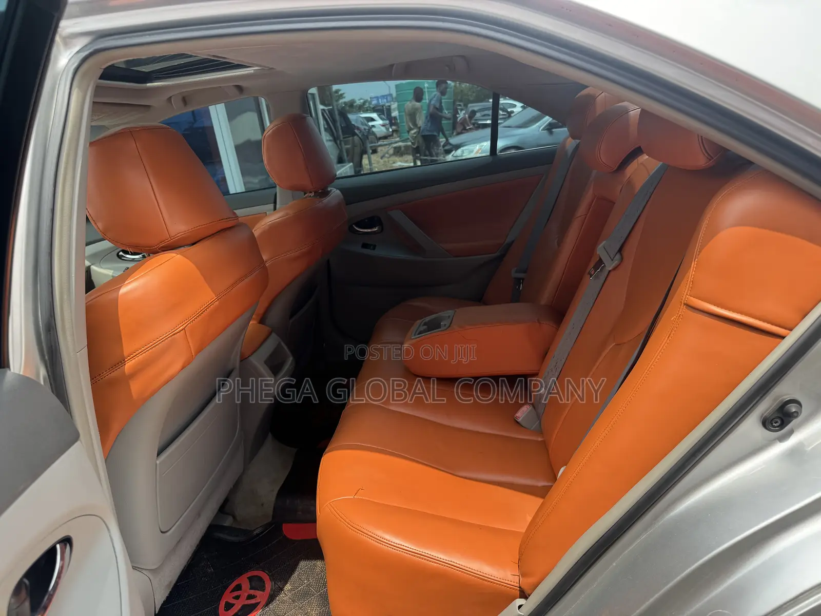 Toyota Camry Base 4dr Sedan (2.5L 4cyl 6M) 2010 Silver