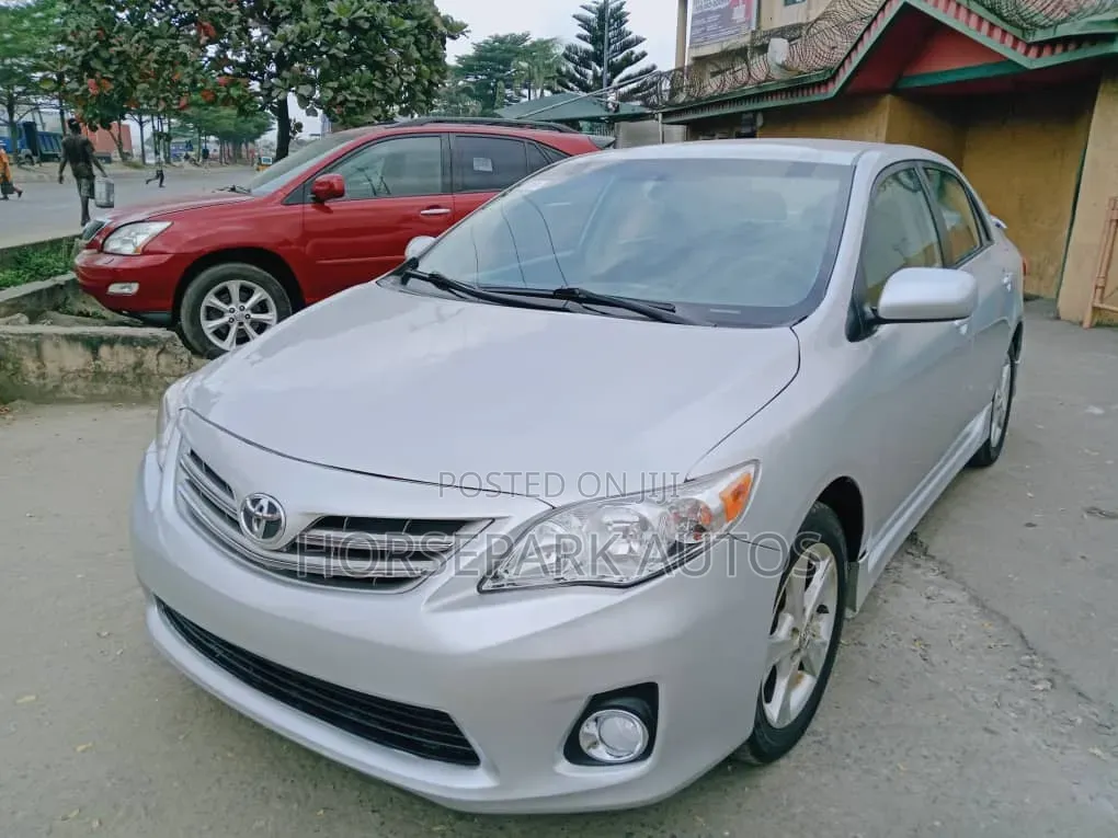 Toyota Corolla 2012 Silver
