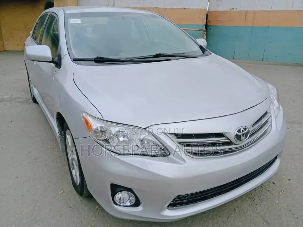 Toyota Corolla 2012 Silver