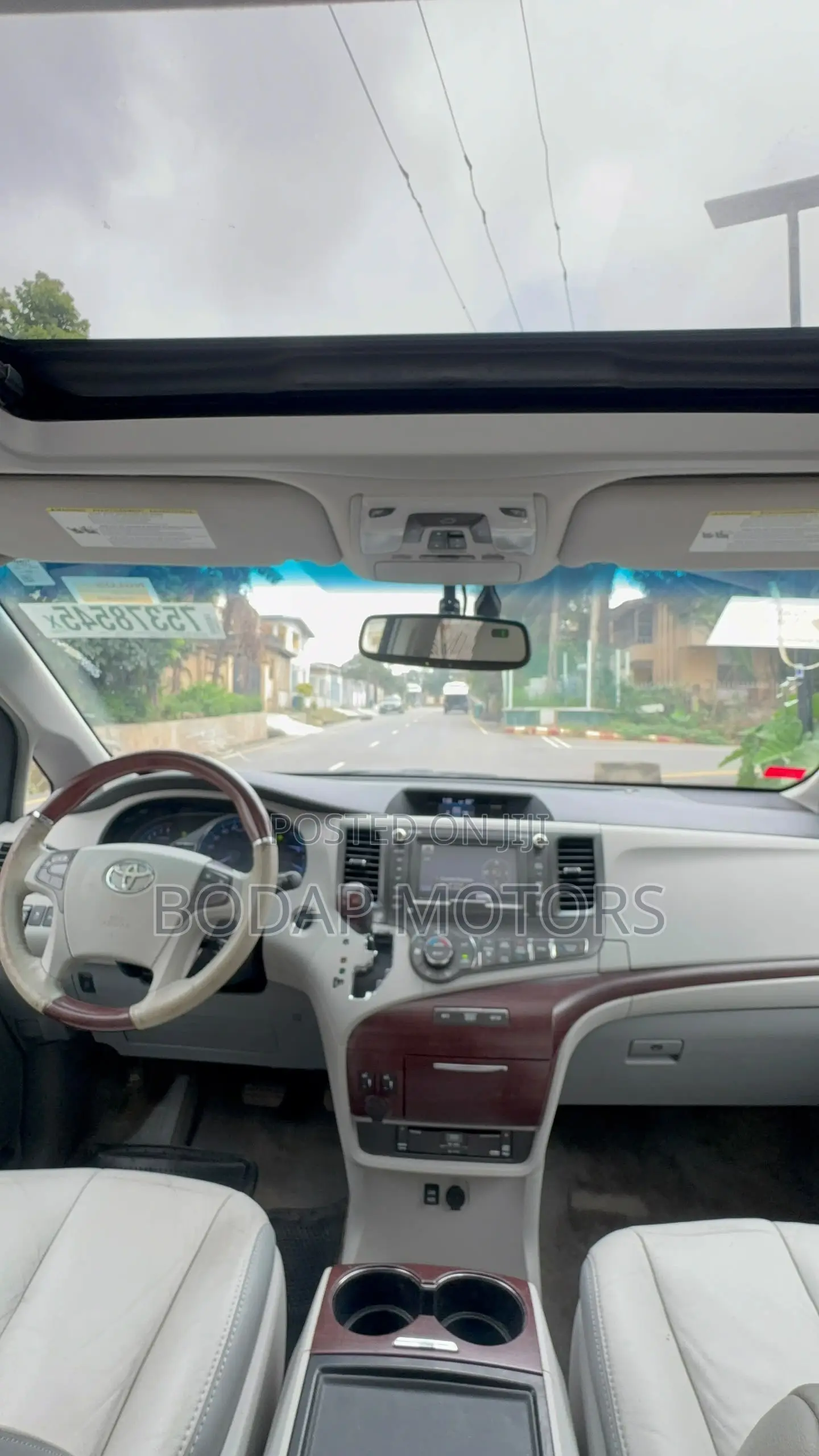 Toyota Sienna 2012 Silver