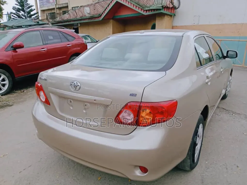 Toyota Corolla 2009 Gold