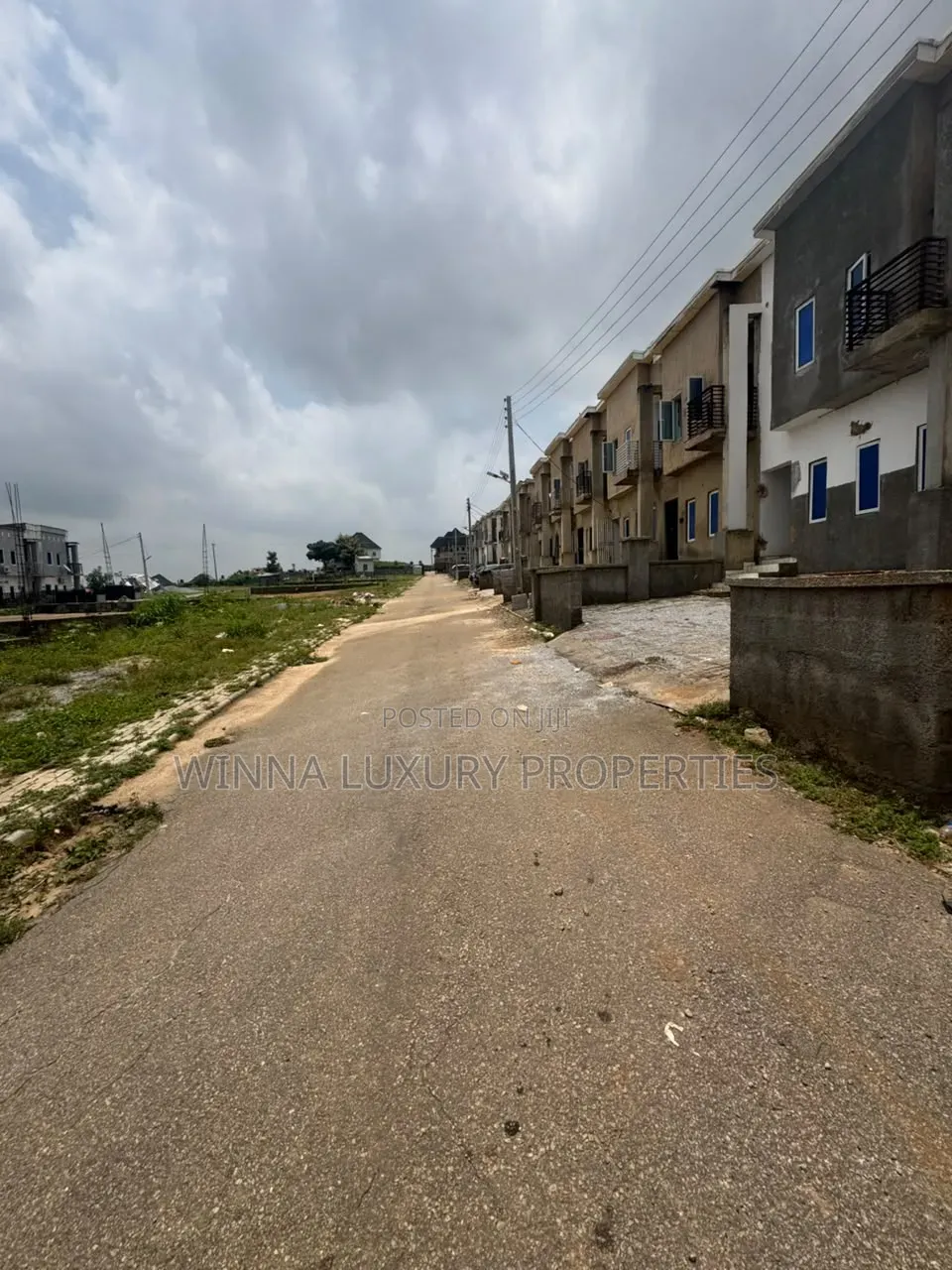 3bdrm Townhouse/Terrace in Ministry Of Defence, Lugbe District for sale