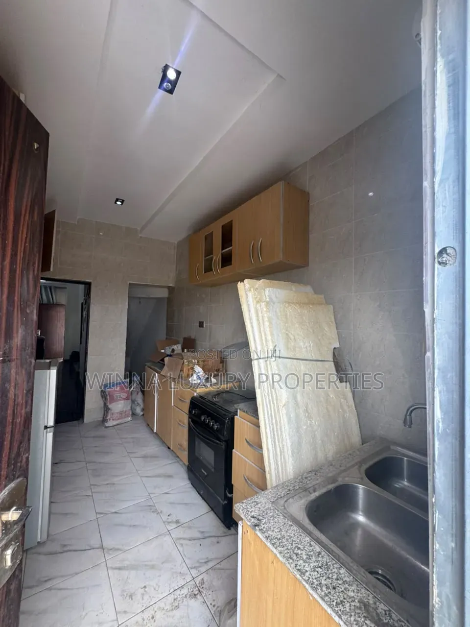 3bdrm Townhouse/Terrace in Ministry Of Defence, Lugbe District for sale