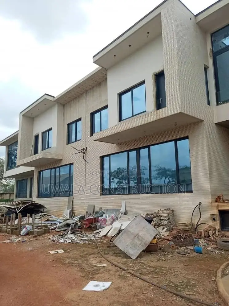 5bdrm Duplex in Mabushi for sale