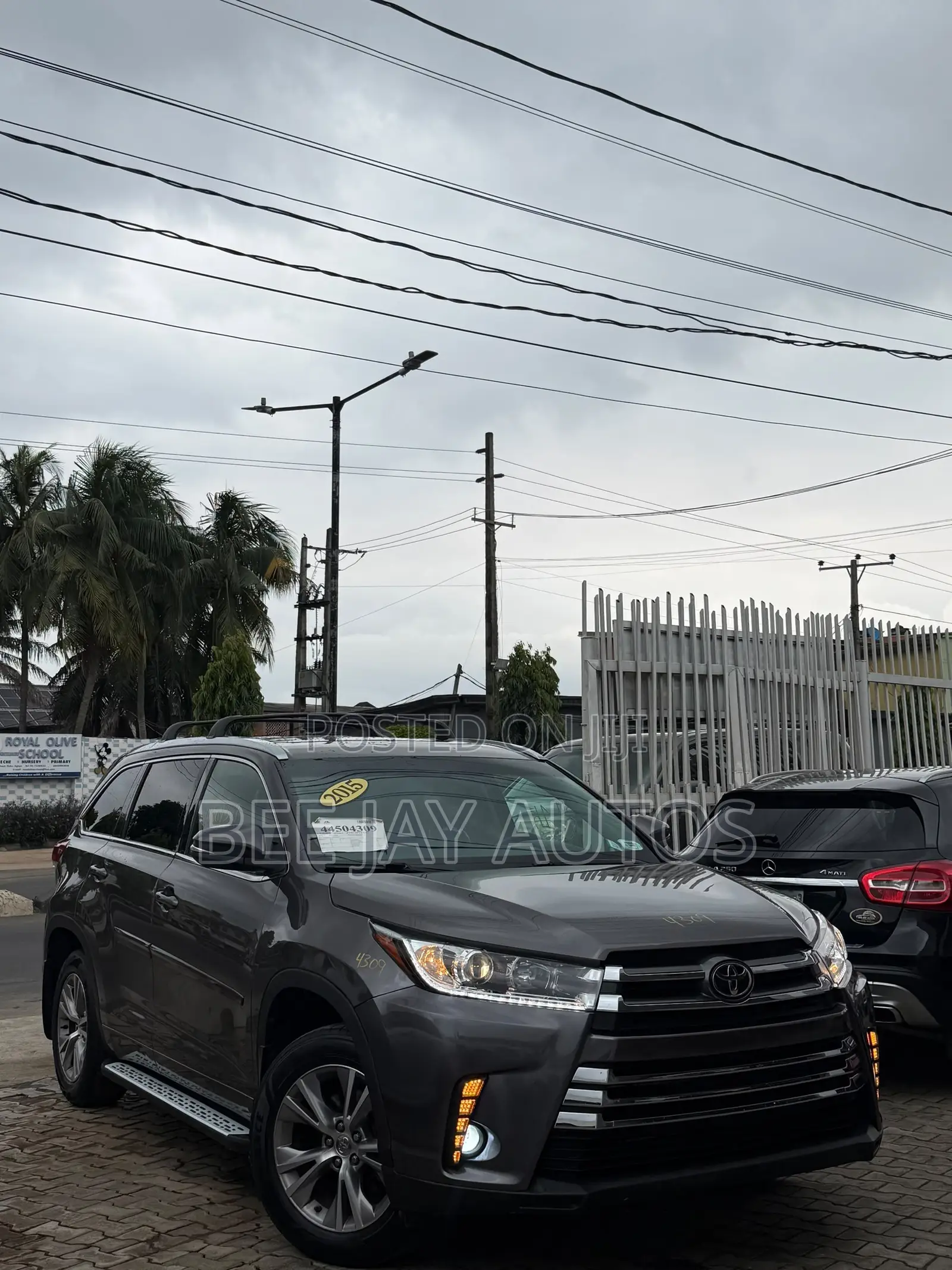Toyota Highlander XLE 4dr SUV (3.5L 6cyl 6A) 2015 Gray