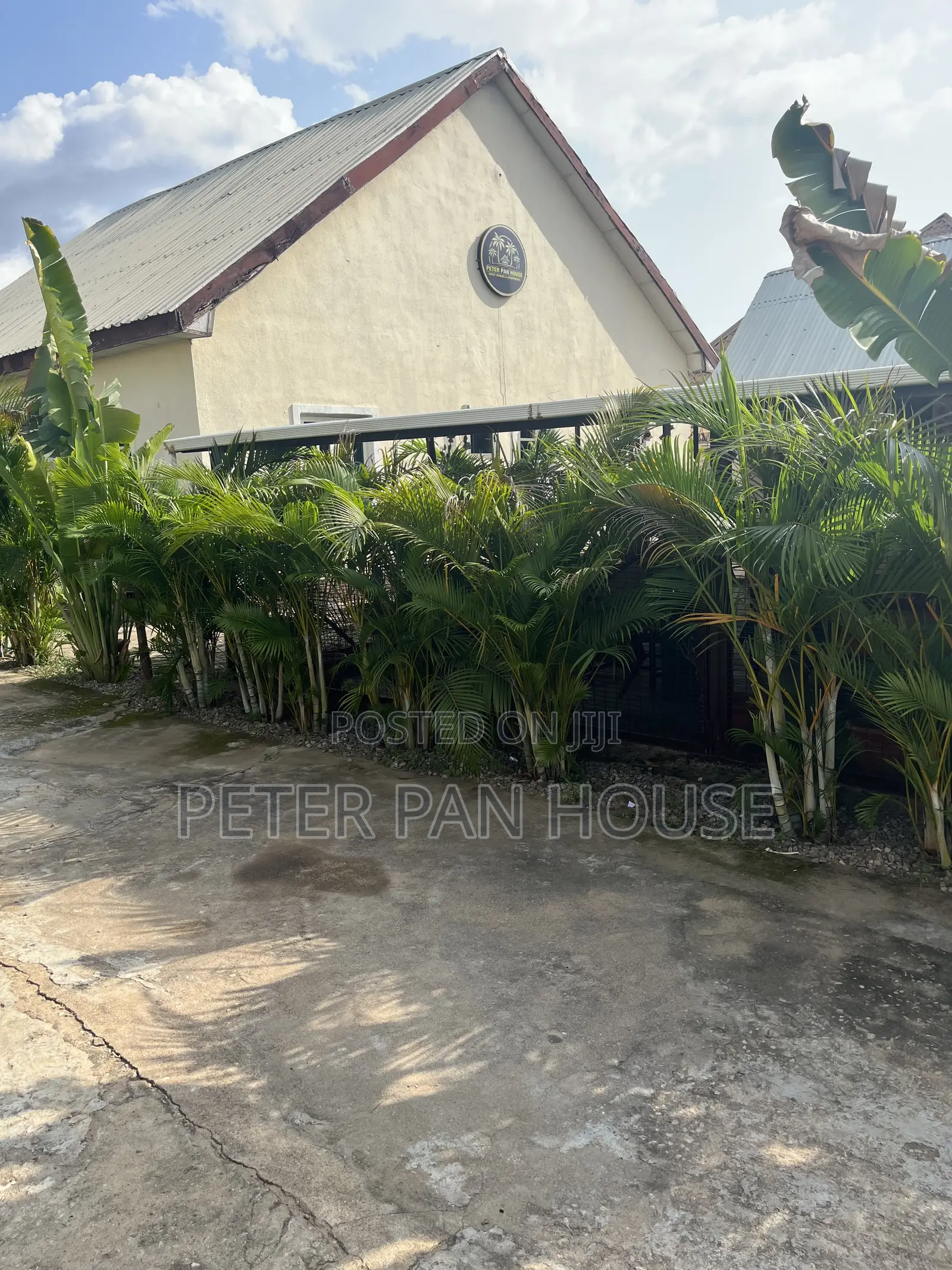 1Bedroom Self-Contained Apartments at Peter Pan Guesthouse Lugbe