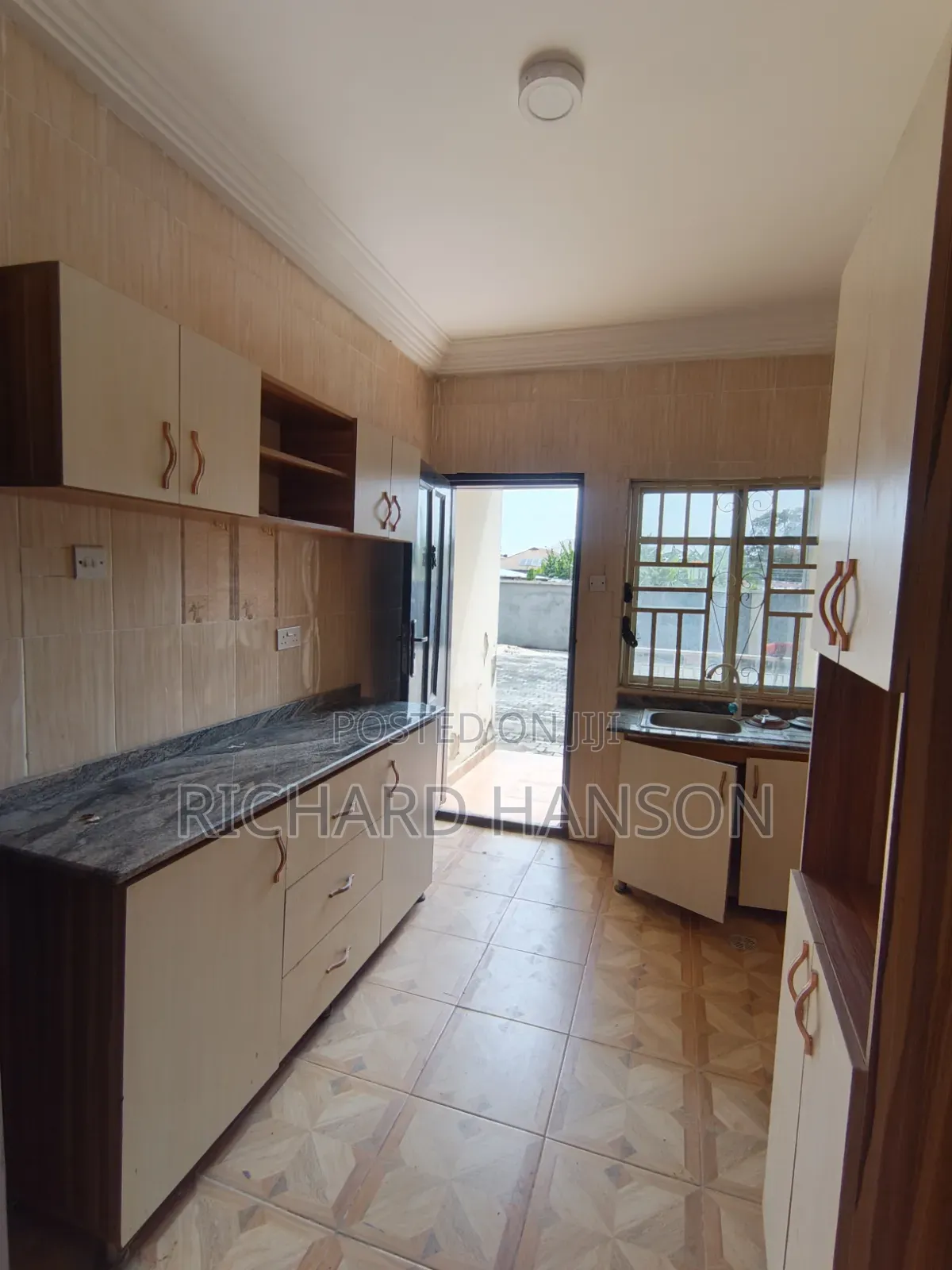 3bdrm Apartment in Blenco, Sangotedo for rent