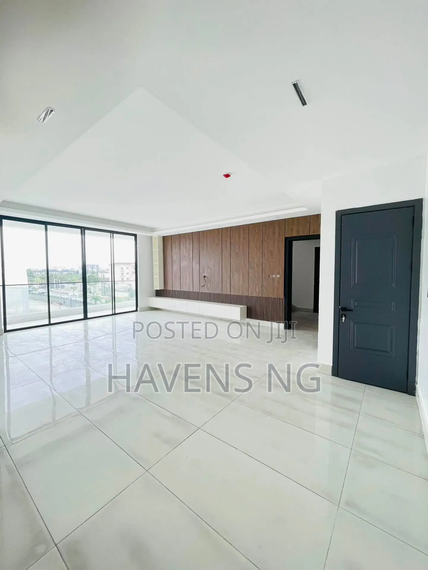 3bdrm Penthouse in Ikate for sale