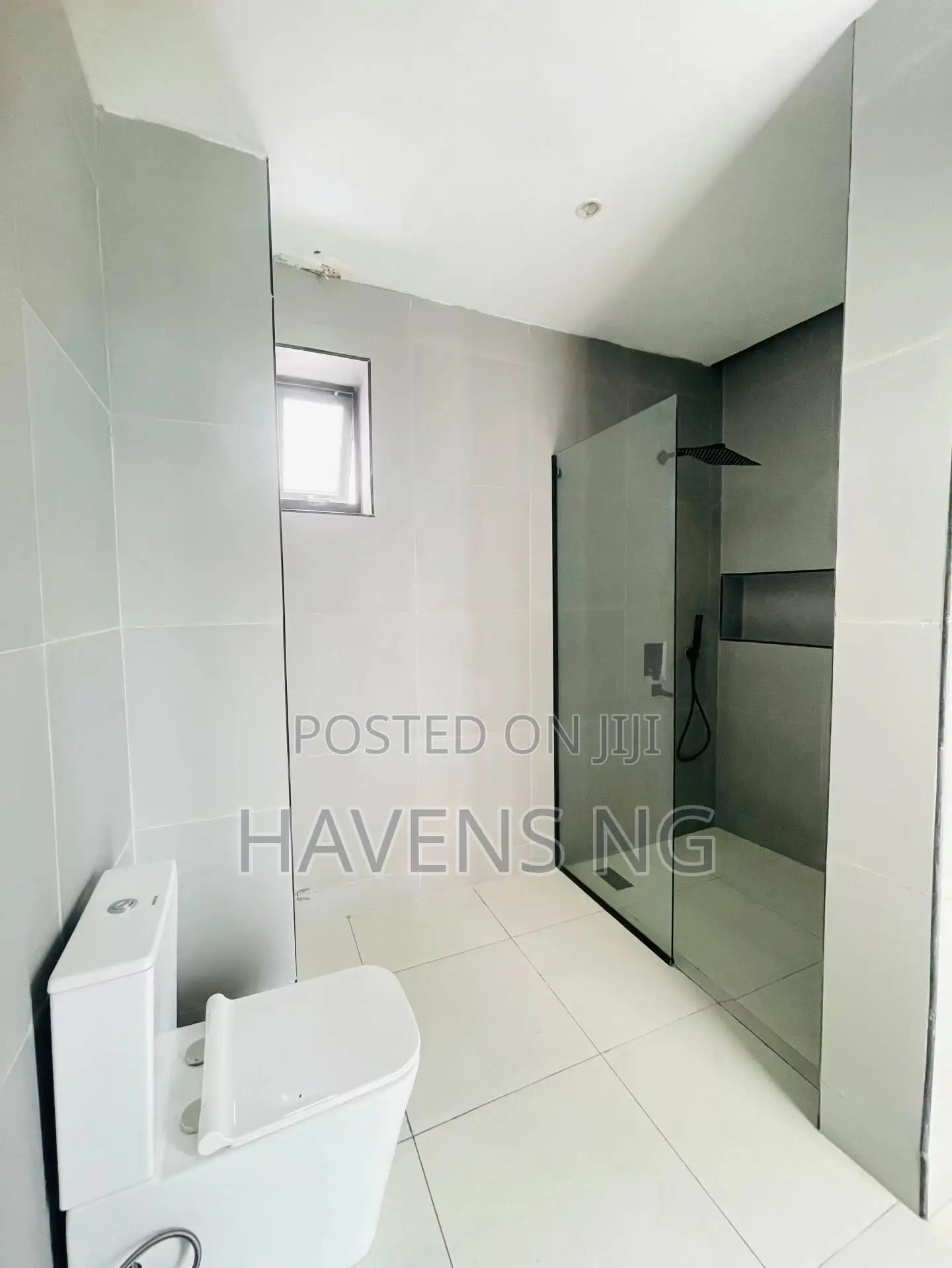 3bdrm Penthouse in Ikate for sale