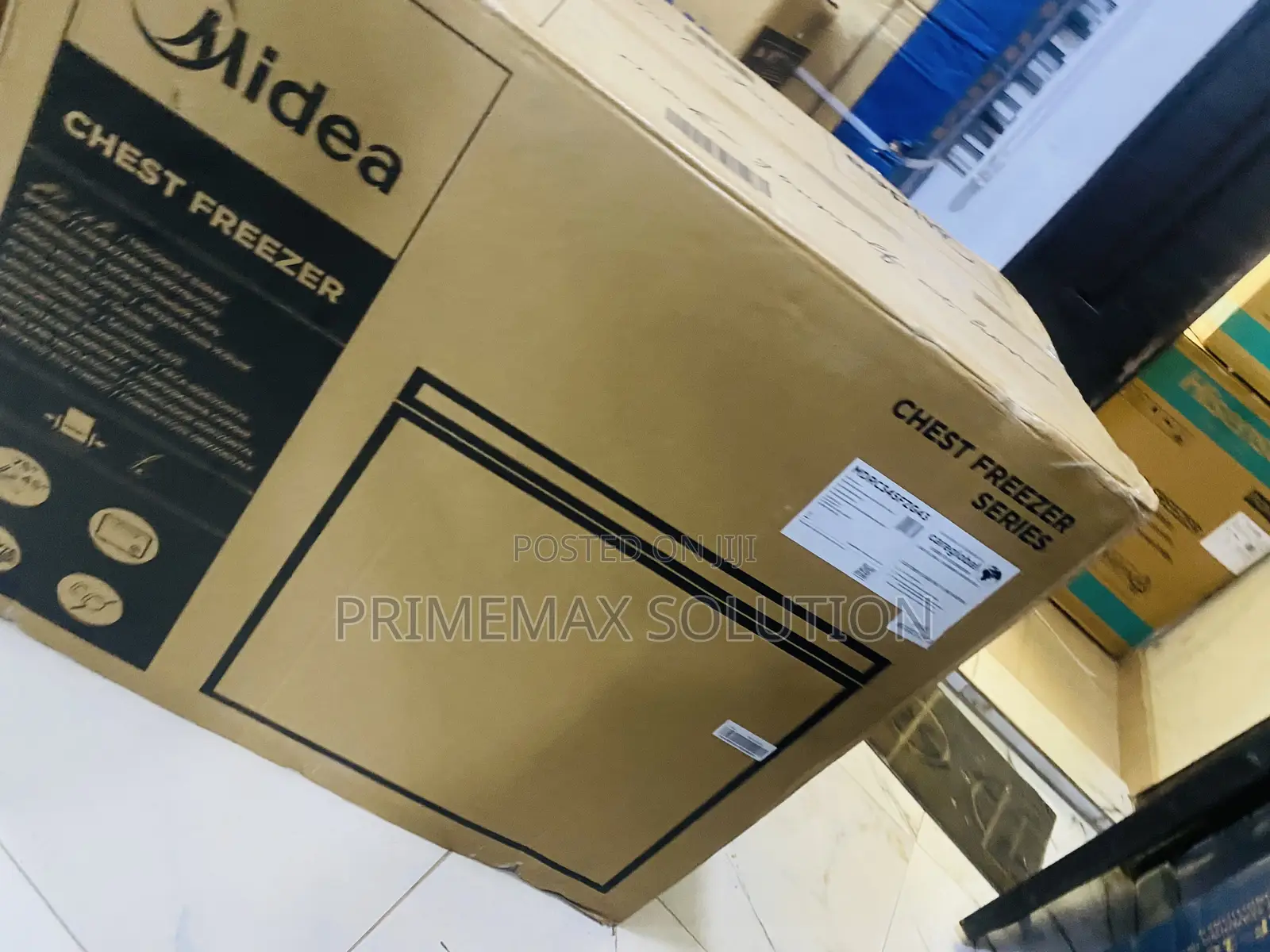 Large Capacity Cooling: Midea 249L Chest Freezer for Homes Business