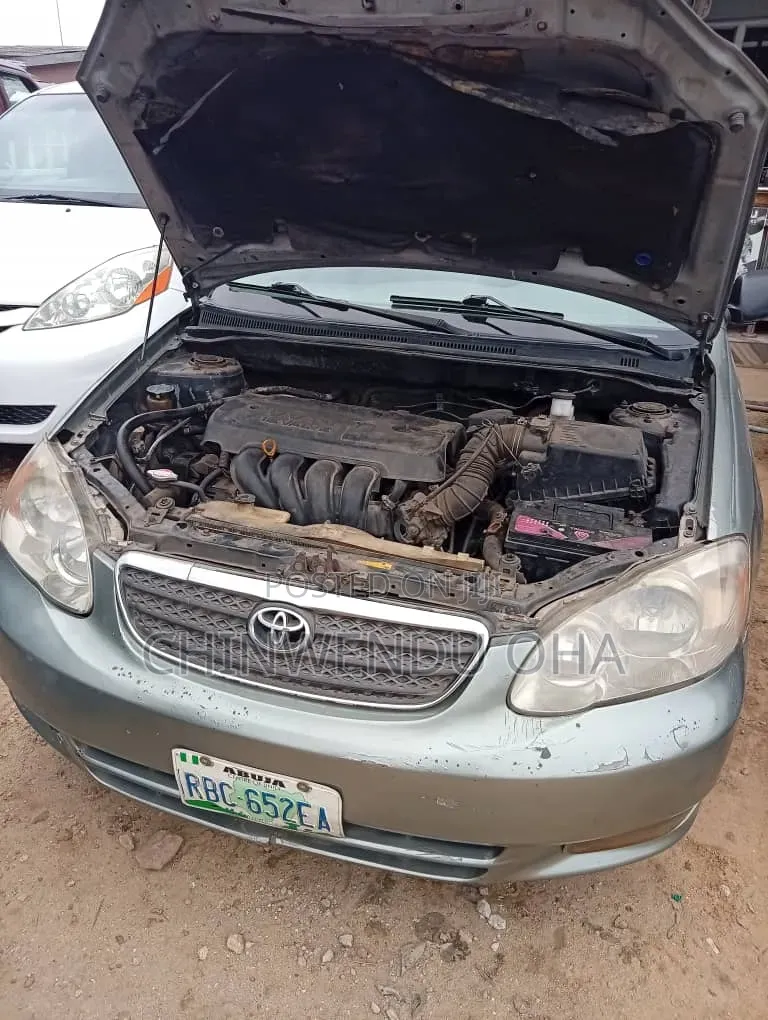 Toyota Corolla 2004 Gray