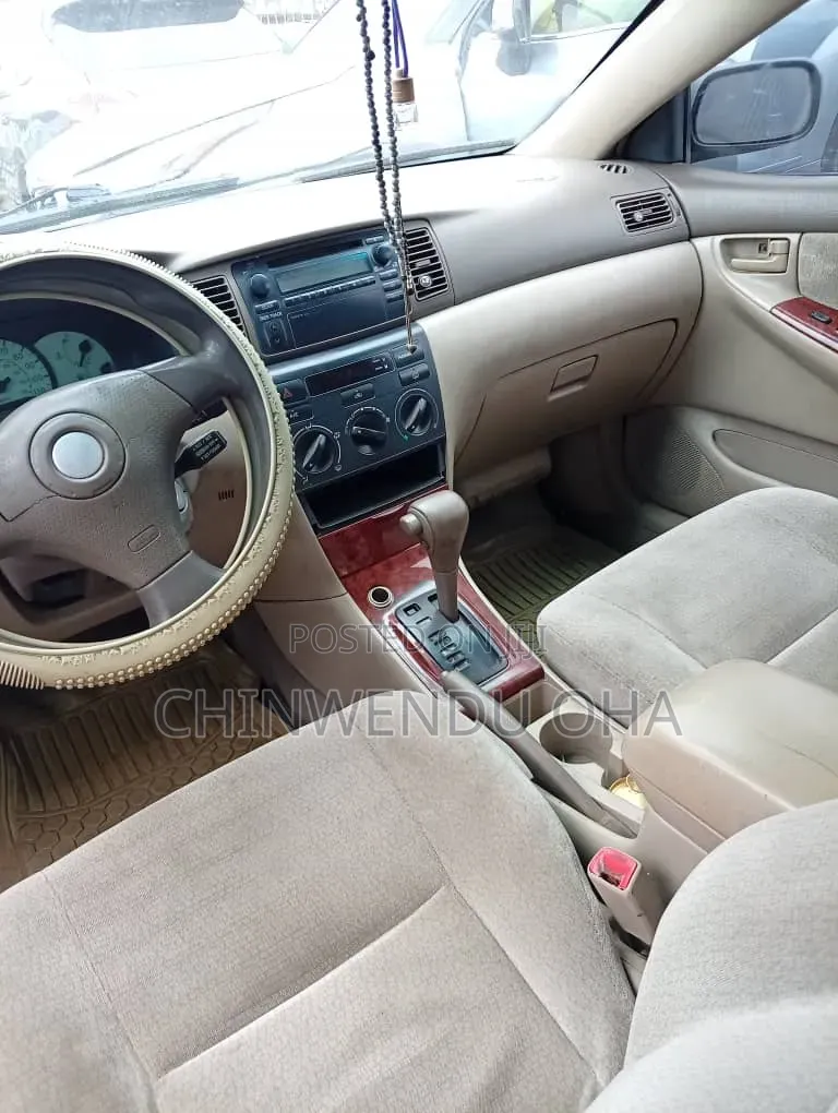 Toyota Corolla 2004 Gray