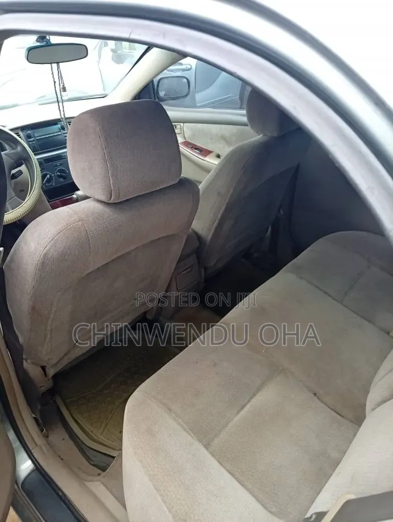 Toyota Corolla 2004 Gray