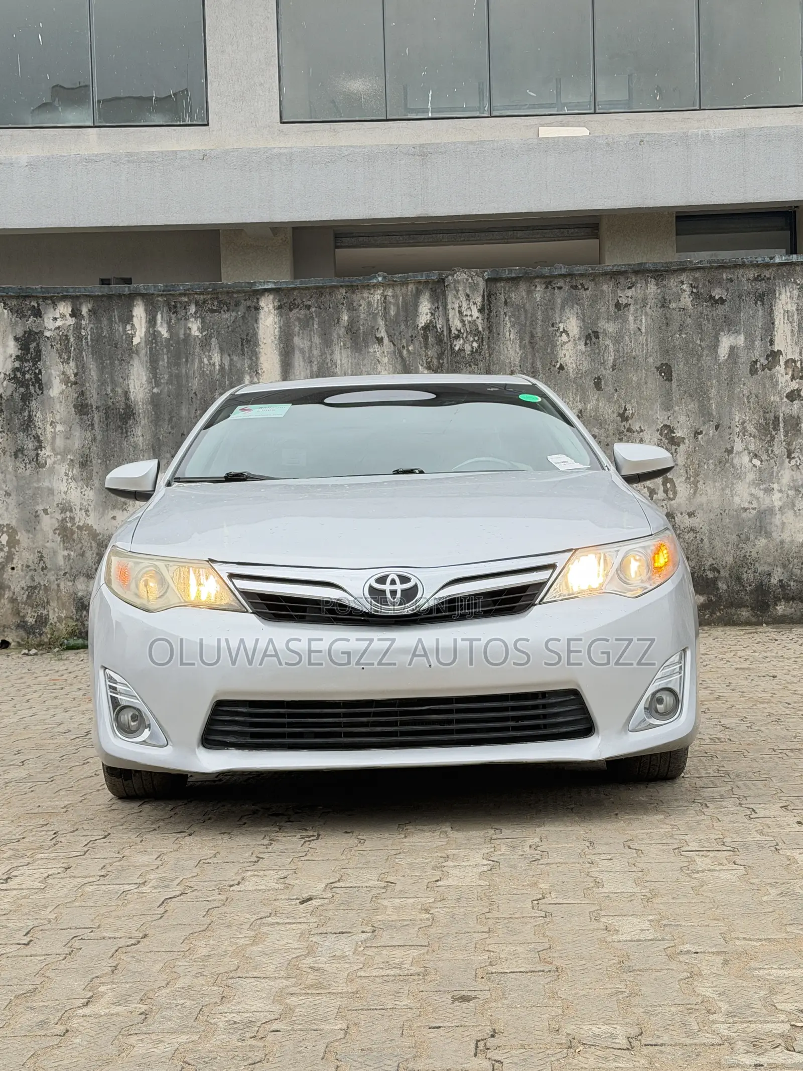Toyota Camry XLE 4dr Sedan (3.5L 6cyl 6A) 2014 Silver