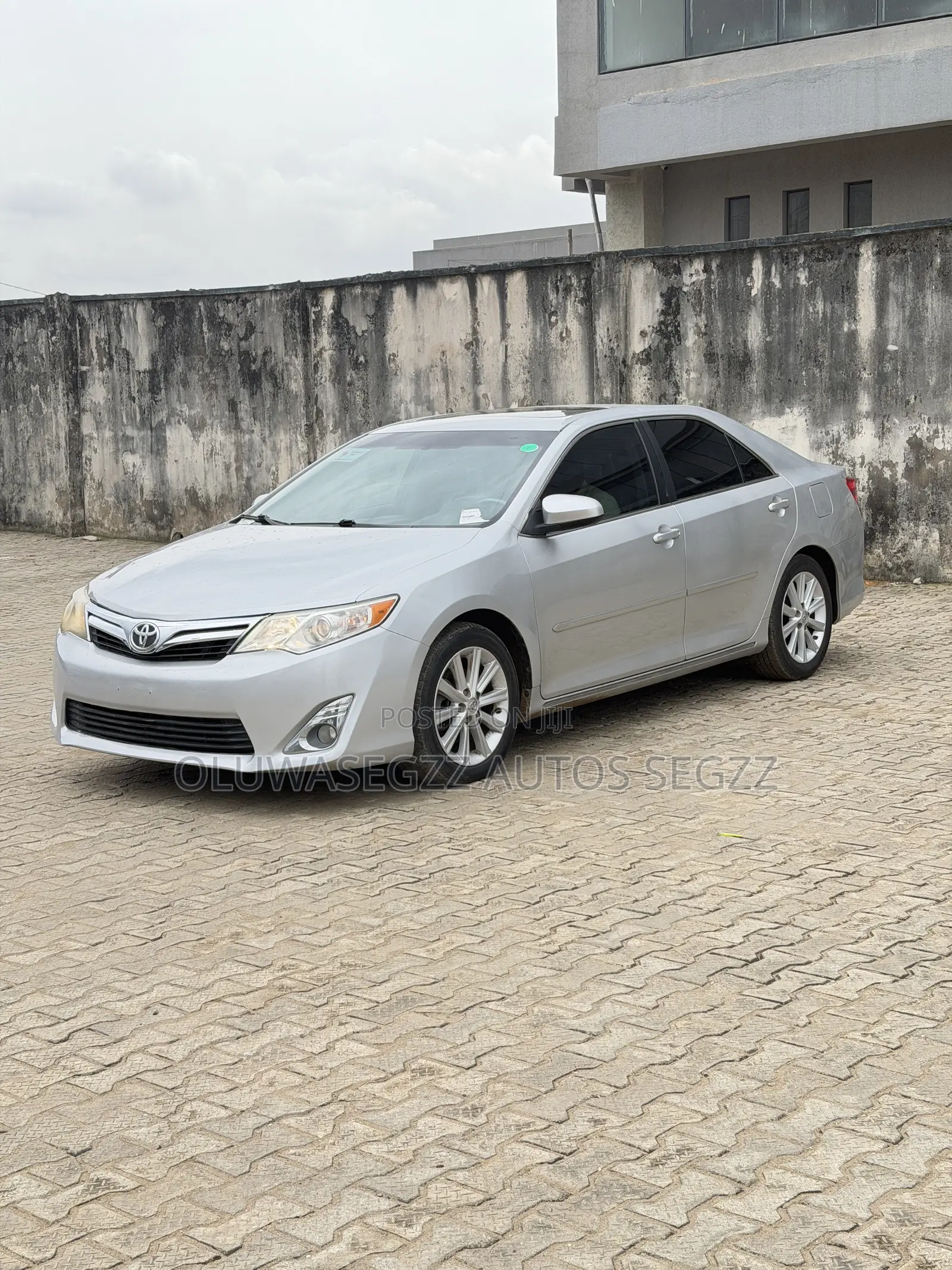Toyota Camry XLE 4dr Sedan (3.5L 6cyl 6A) 2014 Silver