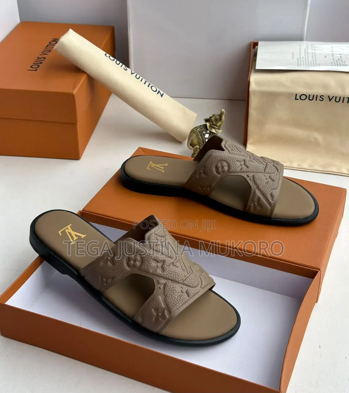 Luxury Louis Vuitton Men's Pam Slippers