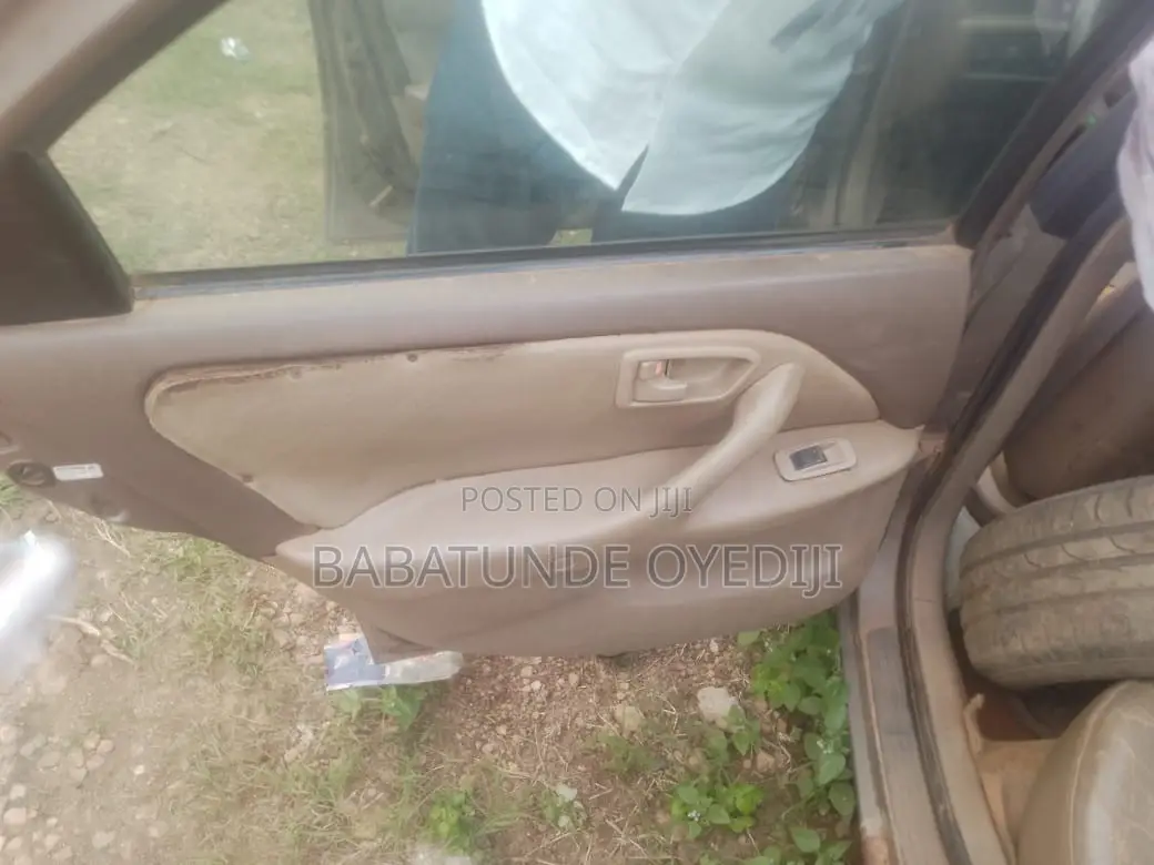 Toyota Camry 2001 Gray