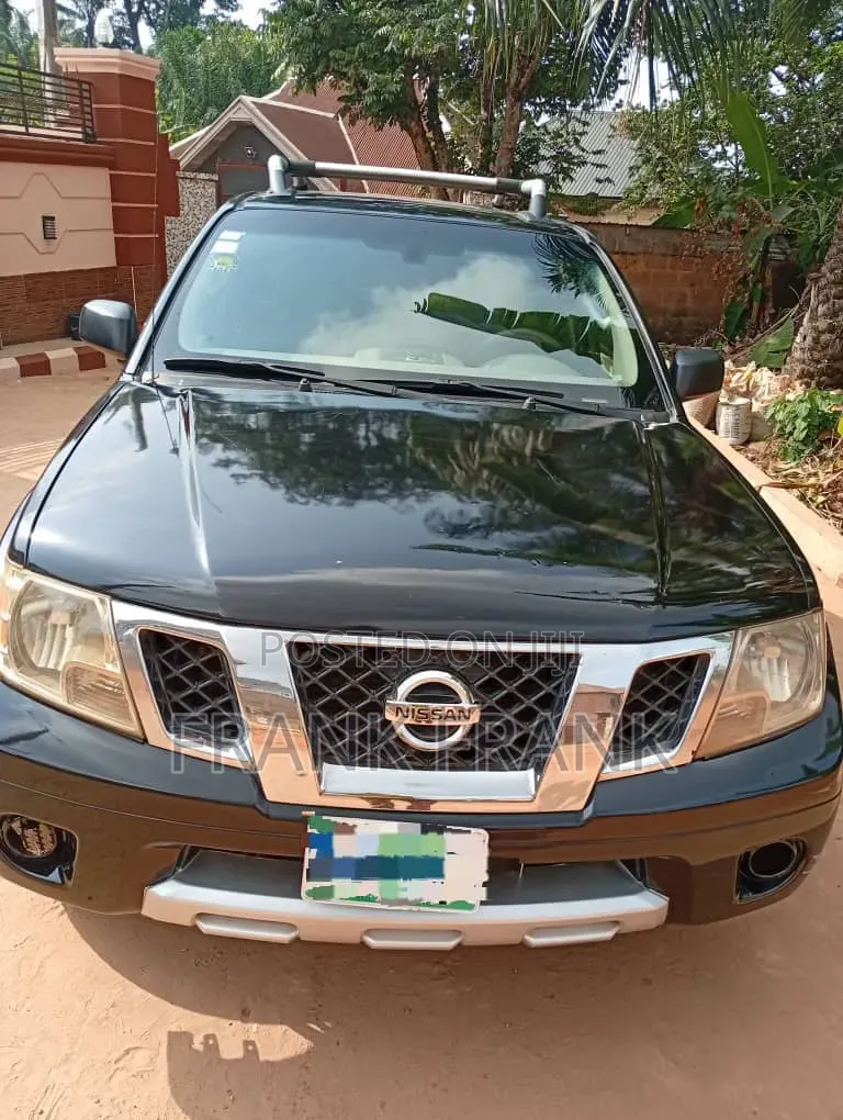 Nissan Frontier 2010 Black
