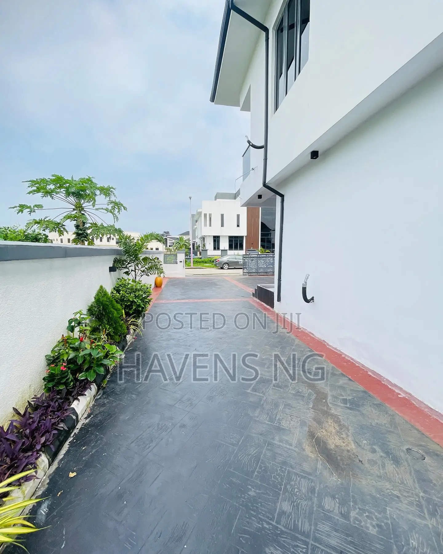 5bdrm Duplex in Lekki Gardens Estate for sale