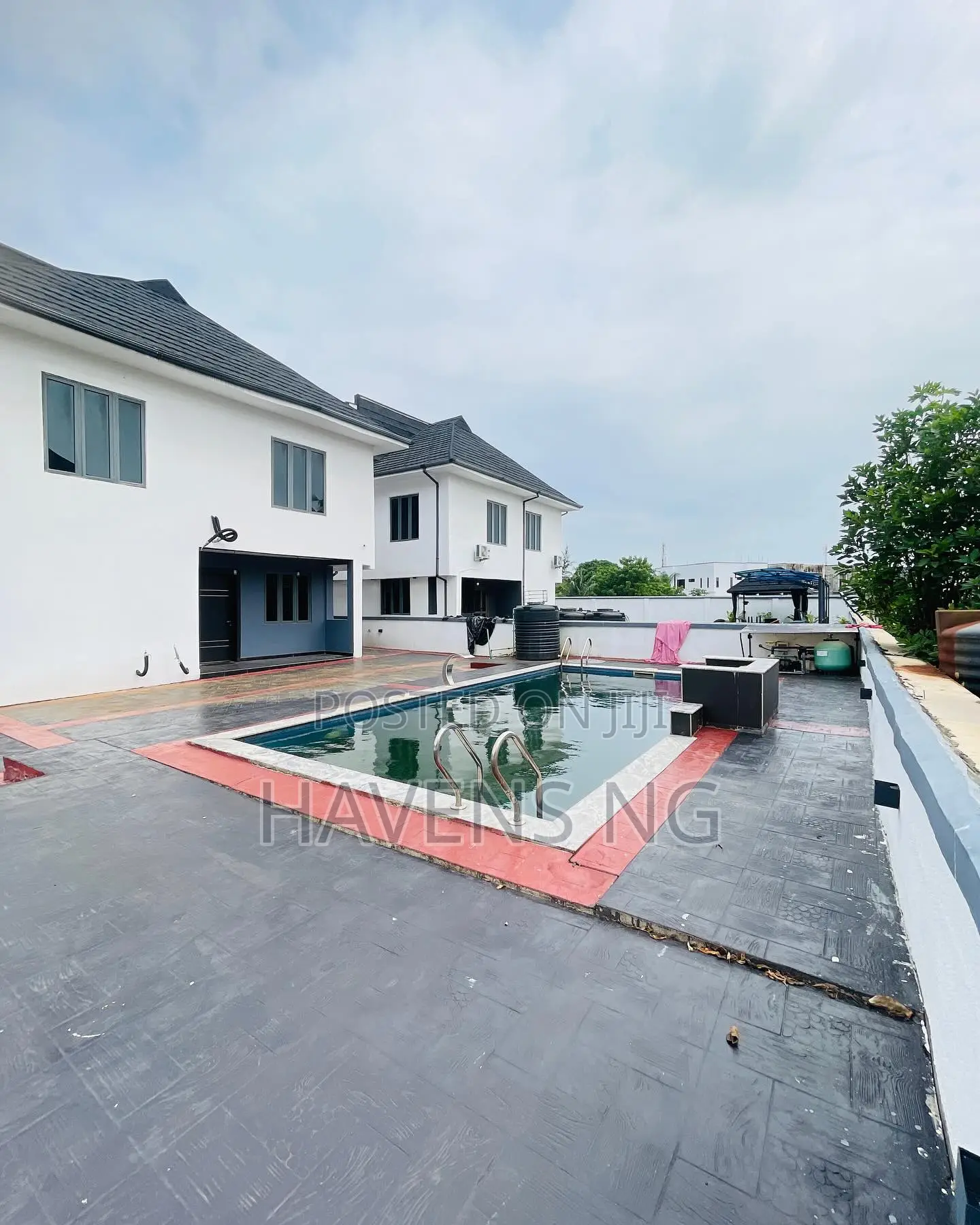 5bdrm Duplex in Lekki Gardens Estate for sale