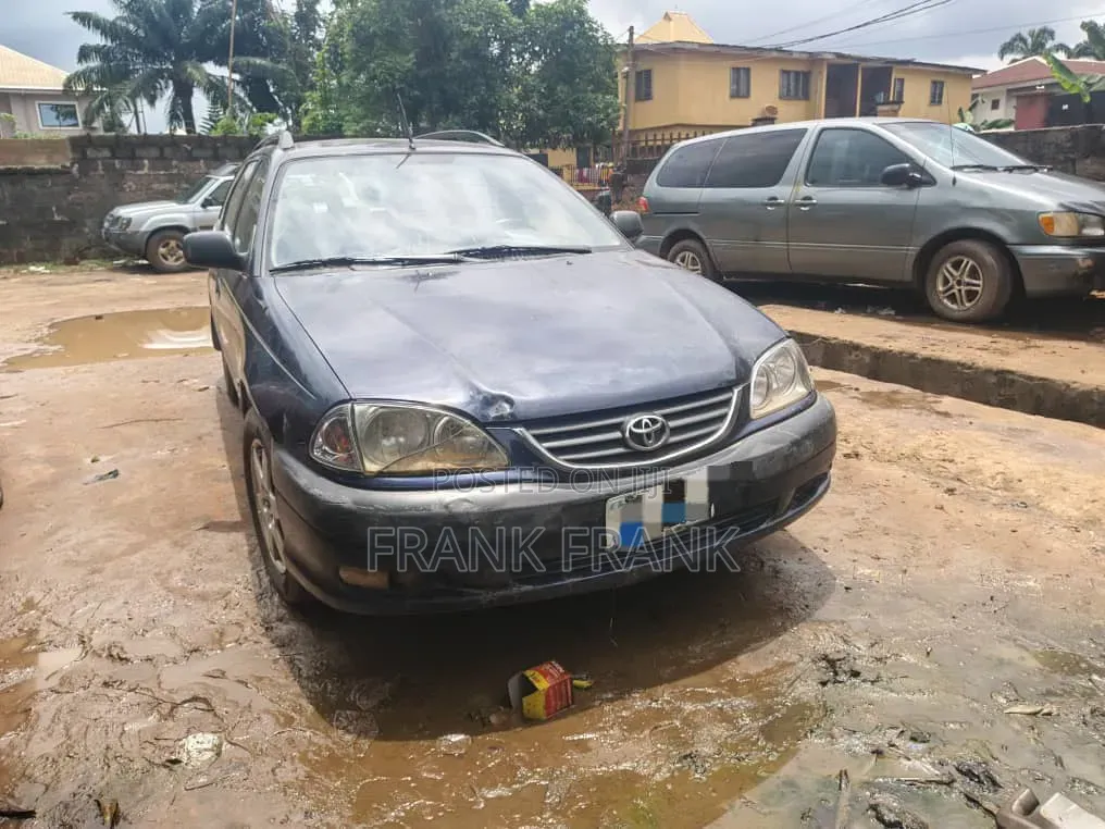 Toyota Avensis 2003 Blue